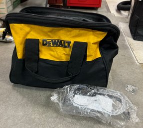 DeWalt Tool Bag With Safety Glasses