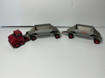 Matchbox M-4 Freuhauf Hopper Train