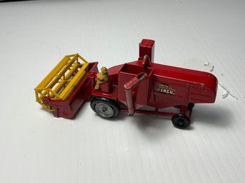 Matchbox M5 Massey Ferguson Combine Harvester