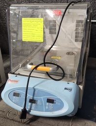 Thermo Fisher Scientific MaxQ 4450 Benchtop Incubated Orbital Shaker Lab Scientific