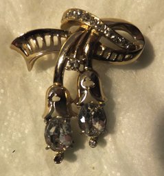 RETRO STYLE PIN W/ STONES