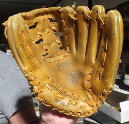 LEFT HANDED LEATHER BASEBALL MITT