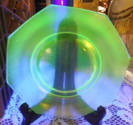 Vaseline Glass Plate  5 3/4'