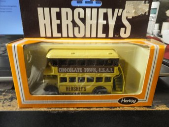 DIE CAST HERSHEY'S TOUR BUS