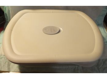 3 Quart Covered Pyrex Glass Server