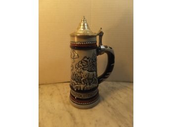 AVON STEIN WITH ANIMALS
