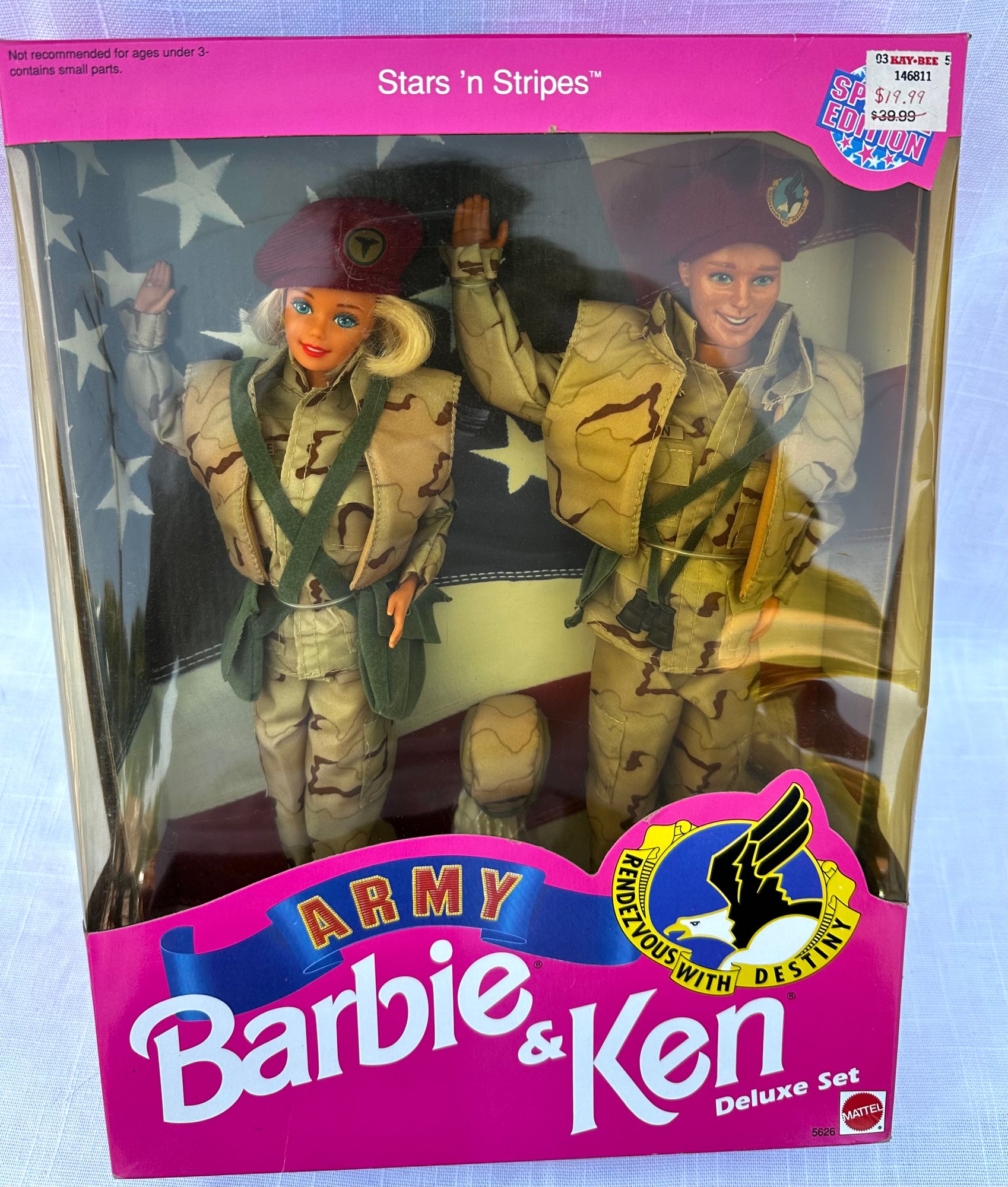 ( B186) 1992 ARMY BARBIE & KEN Deluxe Set Stars