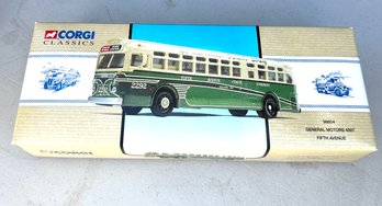 (C68) Corgi Classics 98604 General Motors 4507 Fifth Avenue