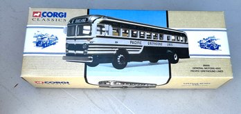 Corgi Classics 98600 General Motors 4502 Pacific Greyhound Line