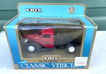 (P17) ERTL '48 Diamond 'T' Classic Die Cast Car