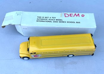 (C92)1988  International 3000 Series Die Cast School Bus