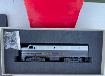 (C95) WEAVER Hi-Rail FA-2 Diesel Locomotive A-Unit 6610 Baltimore & Ohio #801