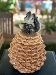 Vintage METLOX Squirrel Sitting On Pinecone Cookie Jar USA