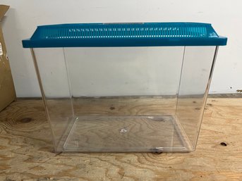 Plastic Pet Containment Bin 15-3/4' X 9-1/4' X 11-12'