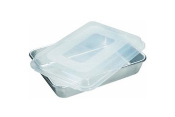 Nordic Ware 9' X 13' Rectangular Cake Pan With Lid