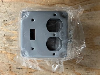 Mulberry 4' Square Surface Cover Toggle/duplex Metal 10 Count