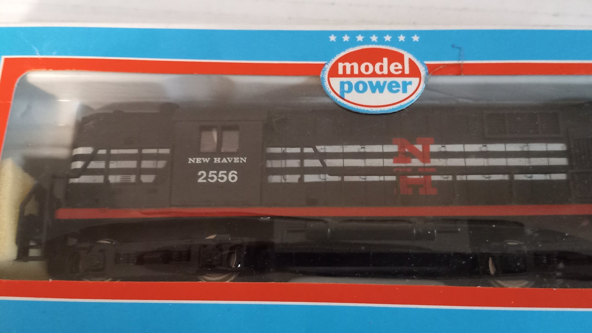 HO Scale Model Power New Haven 2556 Locomotive Train #2274360 ...