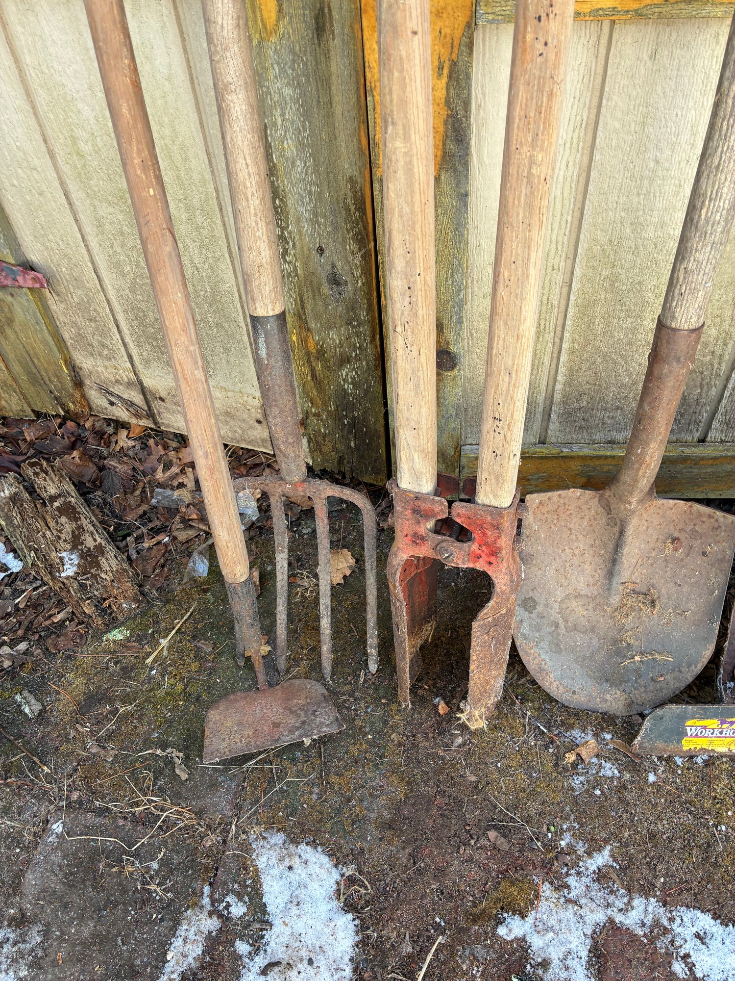 Alley Tools Group Of Seven Garden Tools #2024908 | Auctionninja.com