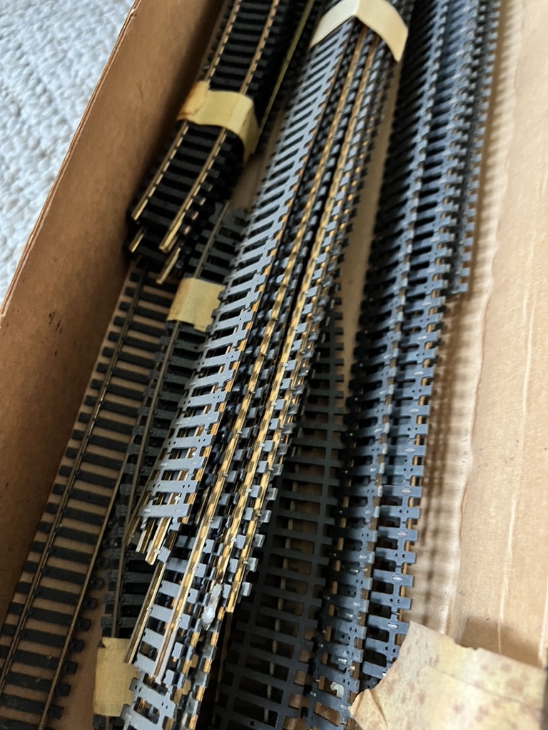 HO Rail Tracks, With Straight And Curves, Corners And More #2094345 ...