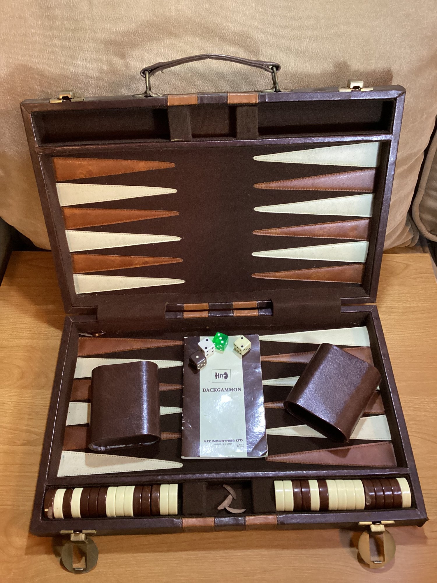 Retro Backgammon Set In Leather Carrying Case Vintage Board With Wear ...