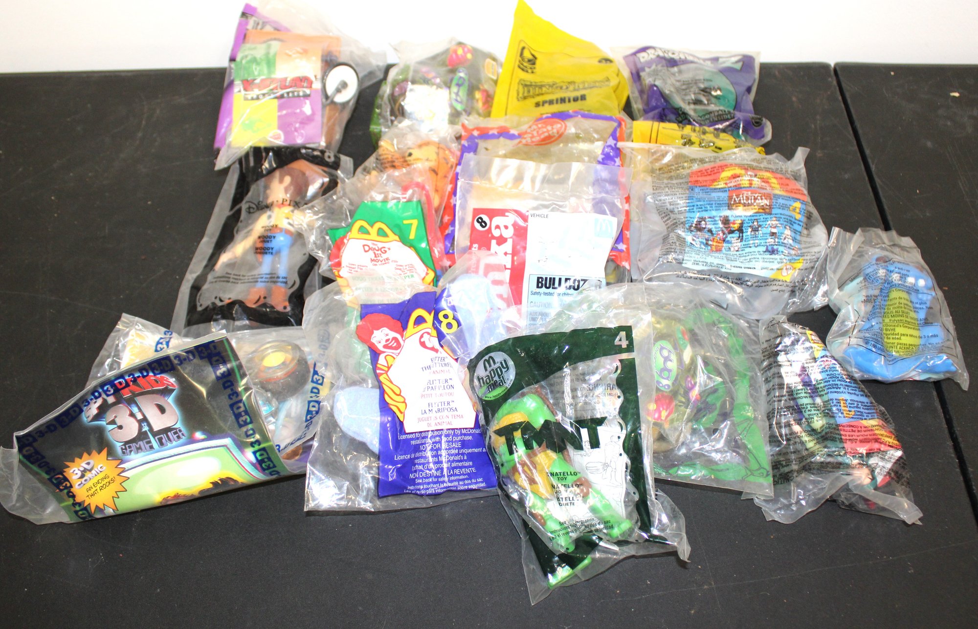 Lot Of 18 Vintage Fast Food Toys McDonalds, Taco Bell Burger King