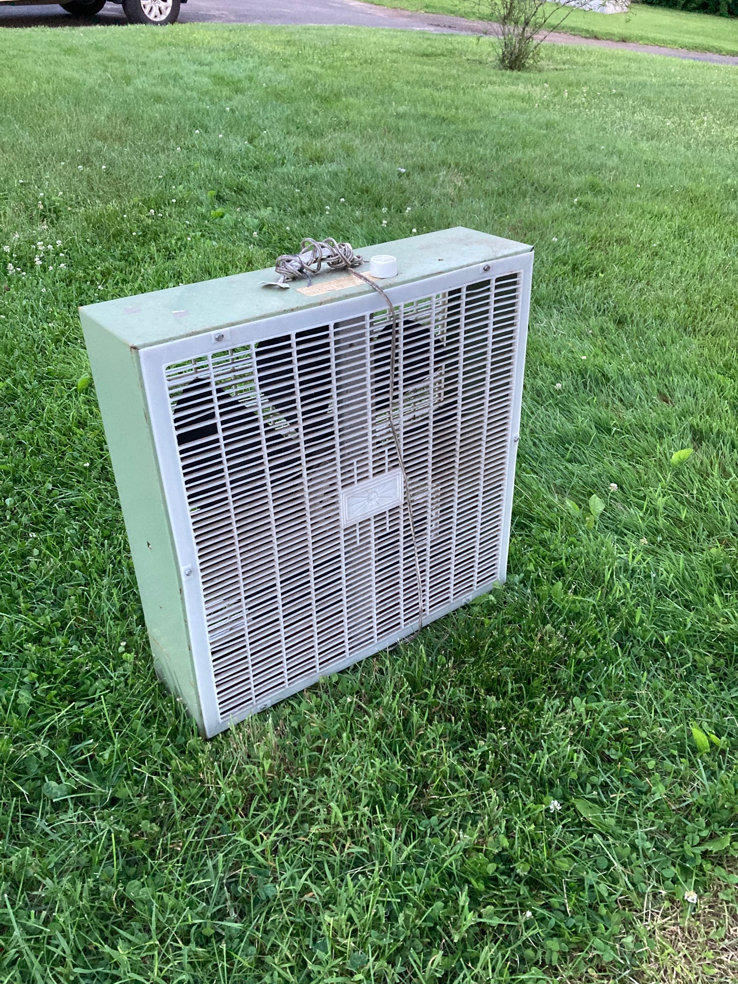 Mid Century Box Fan #7418 | Auctionninja.com