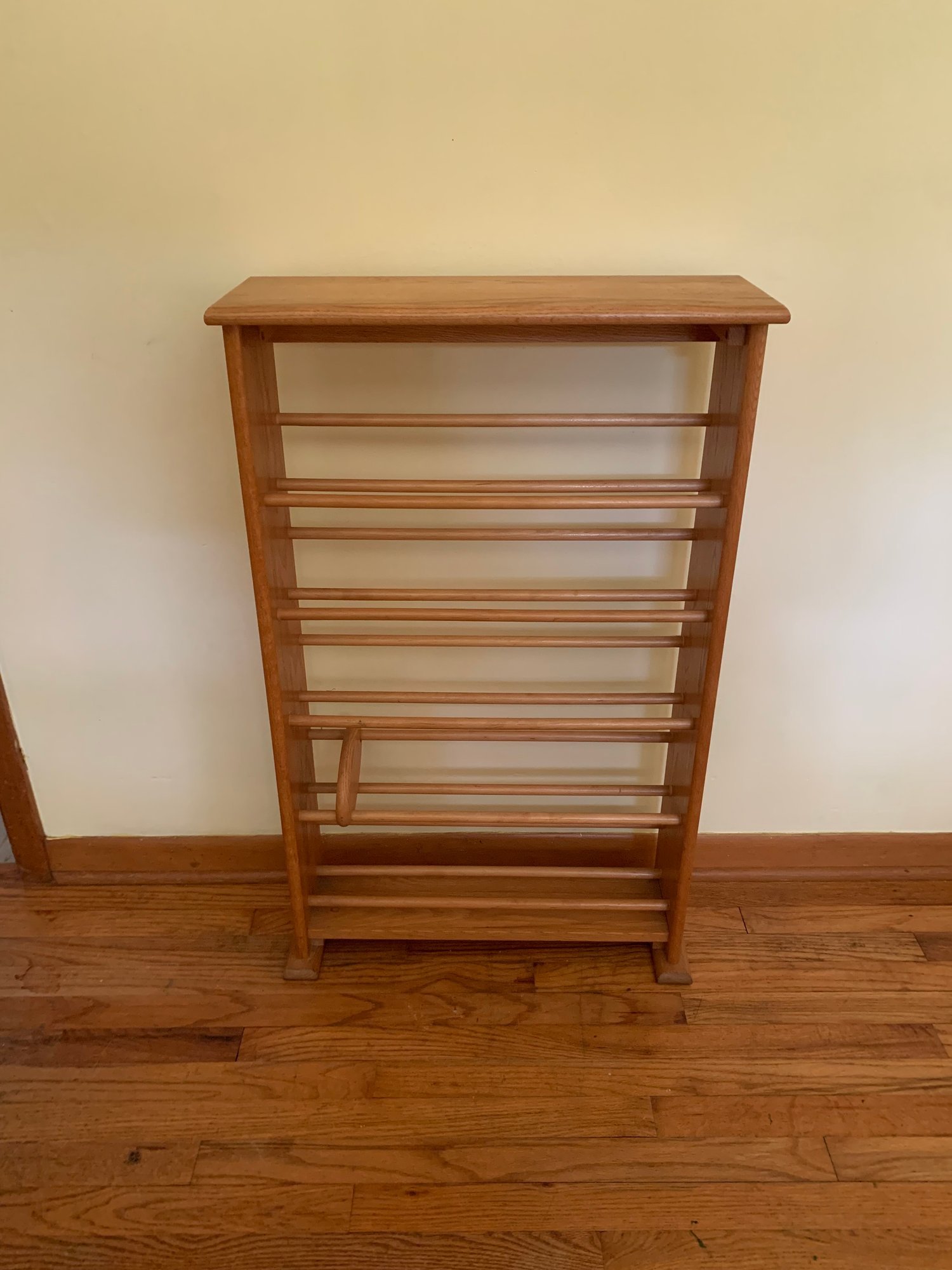 Brookstone Spring Cd Rack Cd Rack #4322 | Auctionninja.com