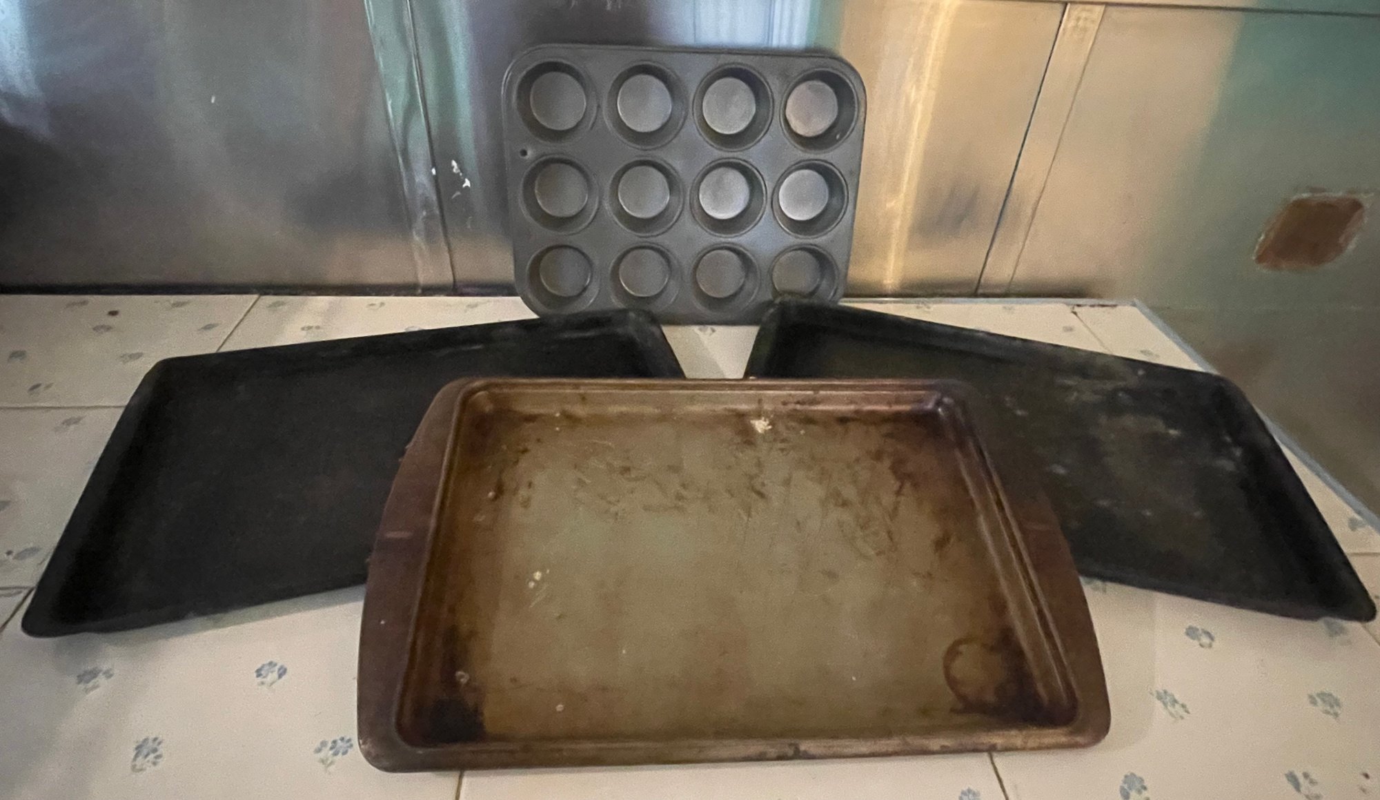 Vintage Large Metal Bakeware Grouping Including 2 Rare Pilsbury Dough