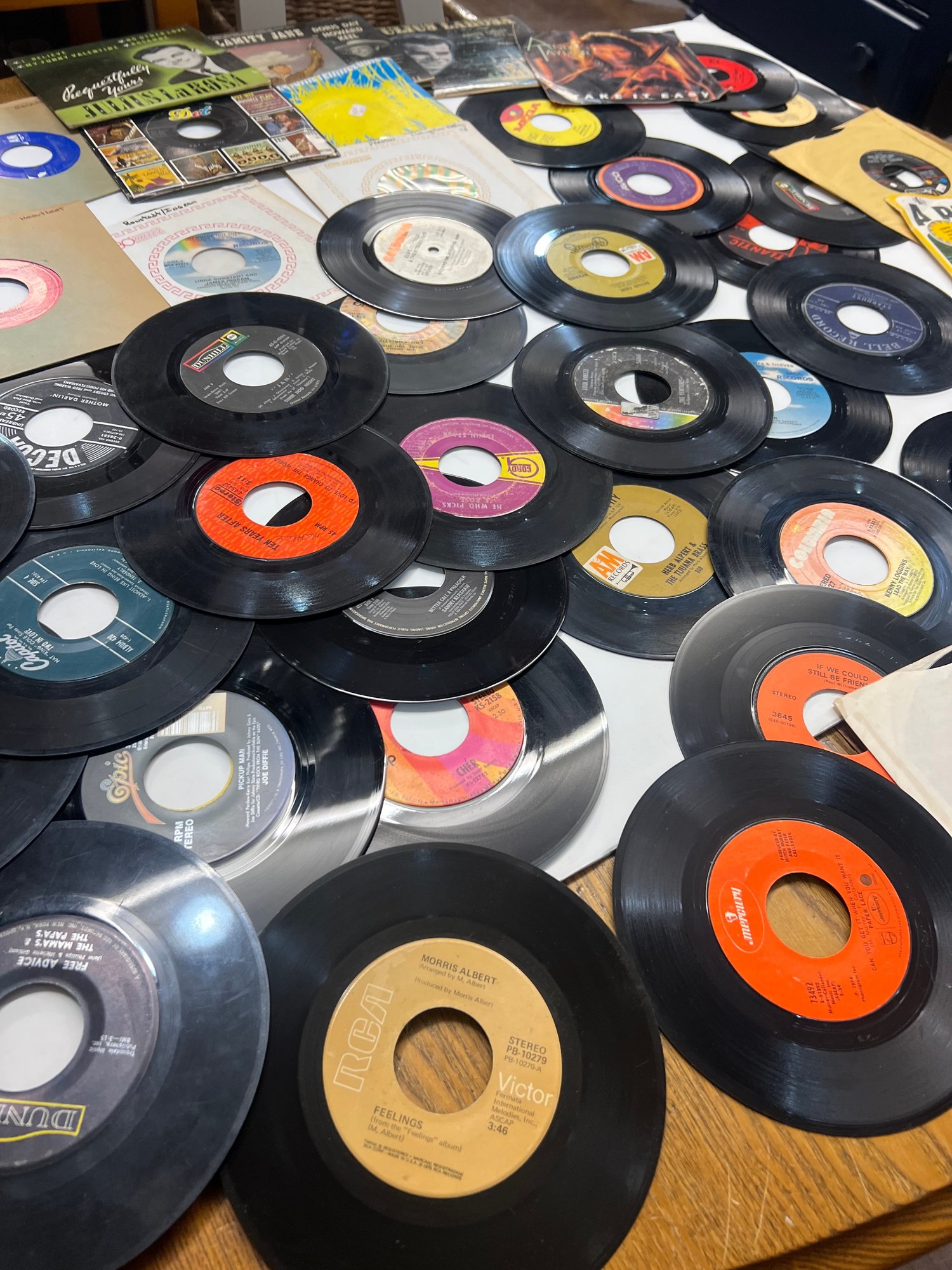 Large Lot Of Vintage 45 RPM Vinyl Records Featuring Assorted Artists ...