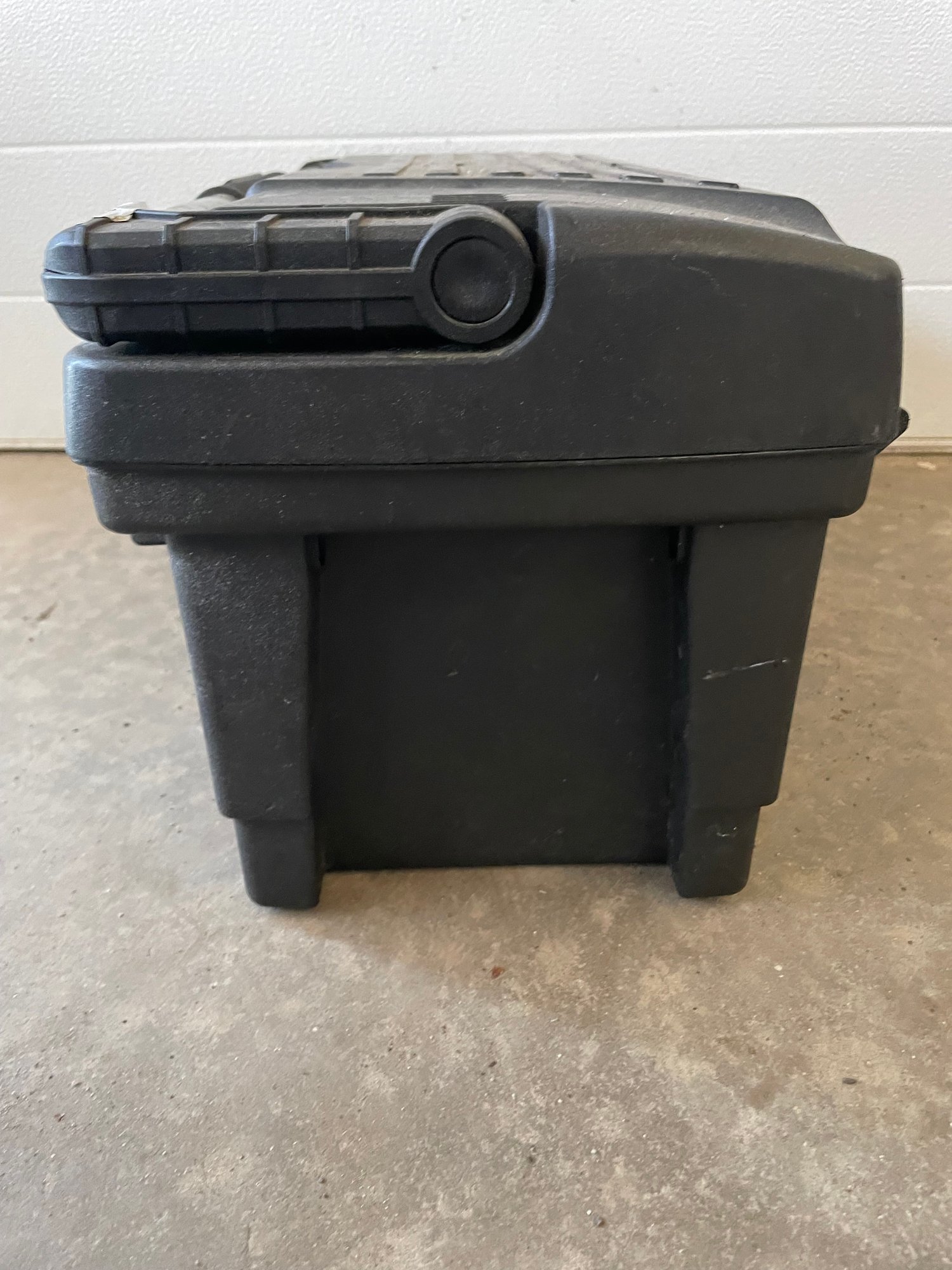 Husky Branded Tool Box And Accessories Set #2270832 | Auctionninja.com