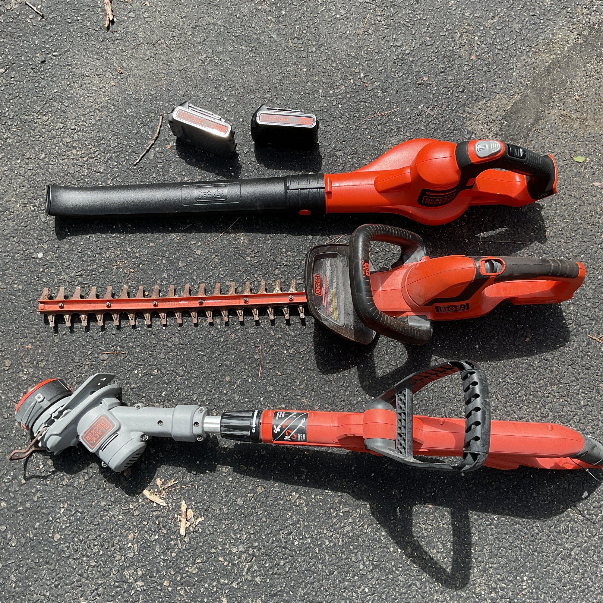 Alley Tools Black & Decker Cordless Yard Tools #2286900 | Auctionninja.com