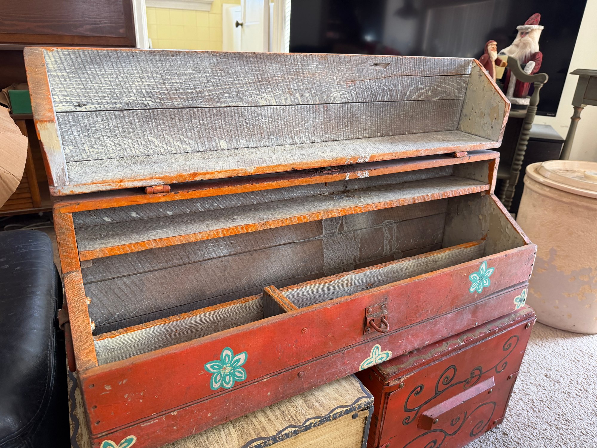 Antique Tool Box Handpainted #2256674 | Auctionninja.com