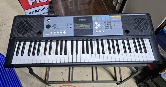 YAMAHA 電子ピアノ　PSR-E233 ヤマハ | PSR-E233 - ポータブルキーボード - 概要
