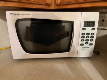 Emerson Microwave Oven,