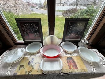 Vintage White Pyrex And Fire King, With Decorative Hotplates, Pictures