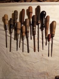 Lot Of 13 Wooden Handled Screwdrivers Some Vintage Stanley's