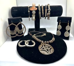 Group Of Miscellaneous Costume Jewelry Pieces - 10 Total