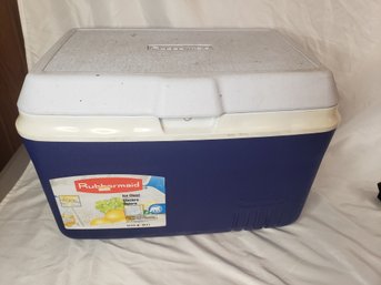 Blue Rubbermaid 34QT Cooler
