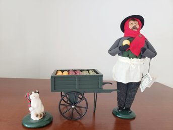 Byers Choice Carolers The Cries Of London Fruit Vendor With Cart & Cat With Striped Hat