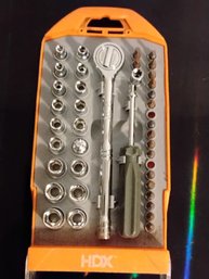 41 Piece Ratchet And Socket Set