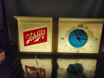 Vintage Shlitz Beer Lighted Clock