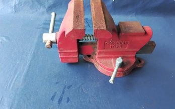 Vintage Columbian 1045 Swivel Vise