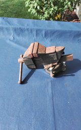 Vintage Dunlap Swivel Vise
