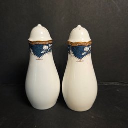 Pair, Noritake Salt & Pepper Shakers Japan Bone China 1985-1998 'Sandhurst' Blue Floral W/Gold