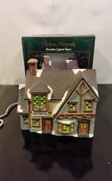 Keepsake Lighted Christmas Village ( The Lynn Pub )