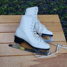 Black Dragon Ice Skates Size 6