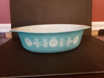 Vintage Pyrex 2.5qt 'lace Medallions' Oval Casserole Dish