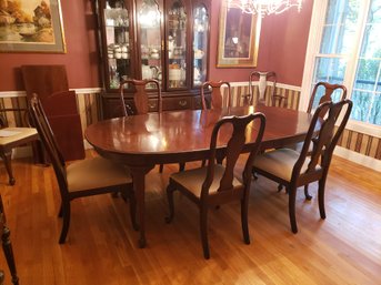Beautiful Ethan Allen Dining Table With Leaf Ten Chairs & Table Protectors