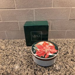 Mikasa Holiday Fleur Trinker Box