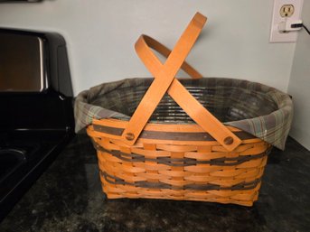 Longaberger Traditions Collection 'fellowship' Basket With Liner & Protector